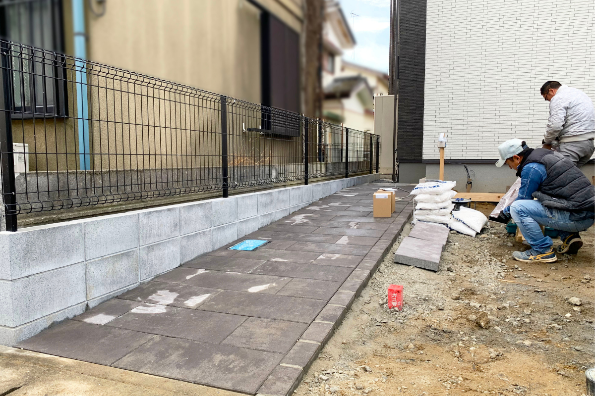 土浦市・W様邸　モダンな新築外構⌂≈ コンクリート工事を残し、完成に近づいております！